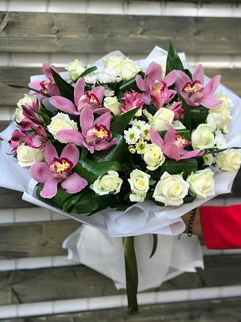 Букет цветов из: Розы и Хризантемы в Туринске