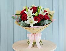 Букет цветов из:  Лилии и Розы в Туринске