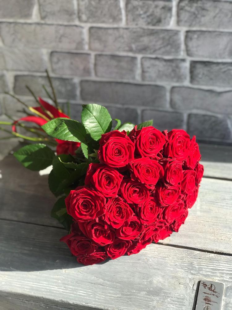 Букет Красные розы Фридом в Туринске