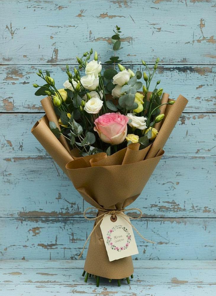 Букет цветов из: Розы и Лизиантусы в Туринске