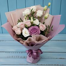Букет цветов из:  Розы и Лизиантусы в Туринске