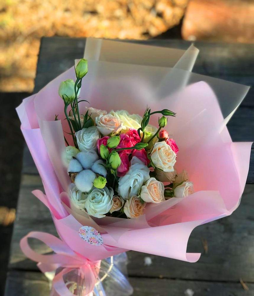 Букет цветов из: Розы и Лизиантусы в Туринске