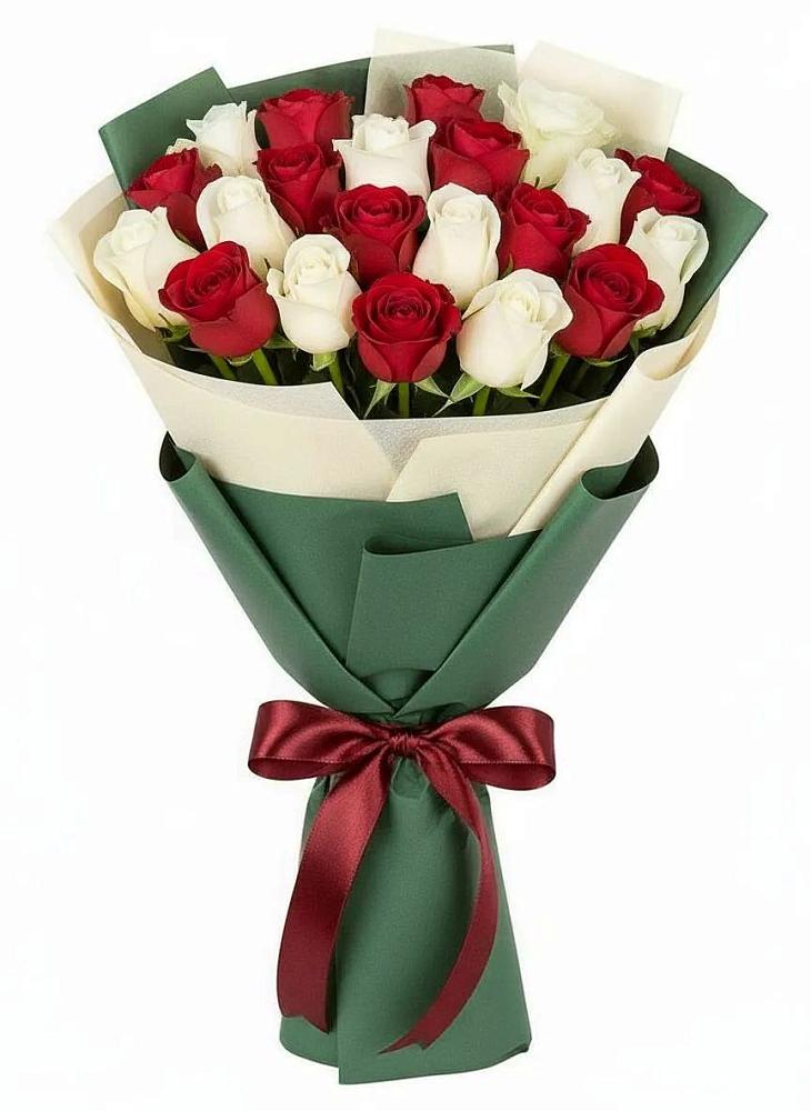 Букет Микс из красных и белых роз в Туринске