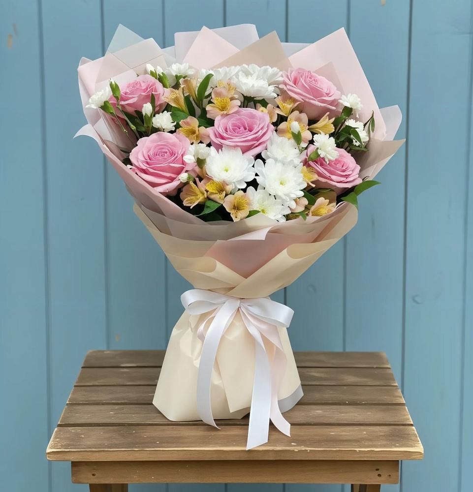 Букет цветов из: Гвоздики, Орхидеи и Розы в Туринске