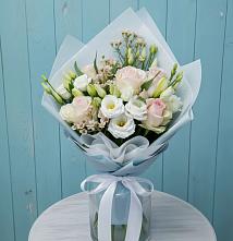 Букет цветов из:  Розы и Лизиантусы в Туринске