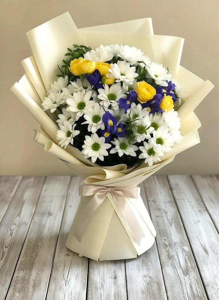 Букет цветов из: Ирисы, Хризантемы и Розы в Туринске