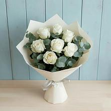 Букет Белые розы в Эвкалипте в Туринске