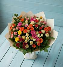 Букет Микс из разноцветных кустовых роз в Туринске