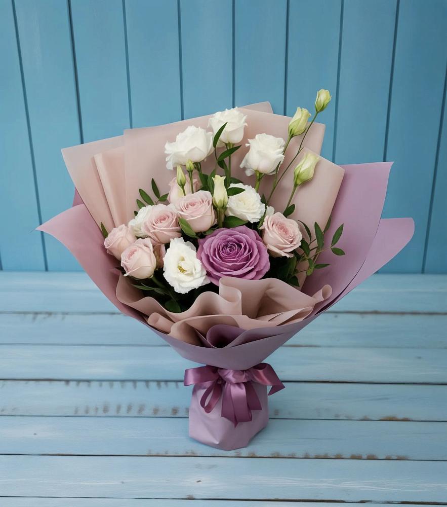 Букет цветов из: Розы и Лизиантусы в Туринске